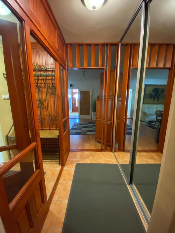 费赫尔哈特御潘斯奥酒店 欧罗什哈佐 外观 照片